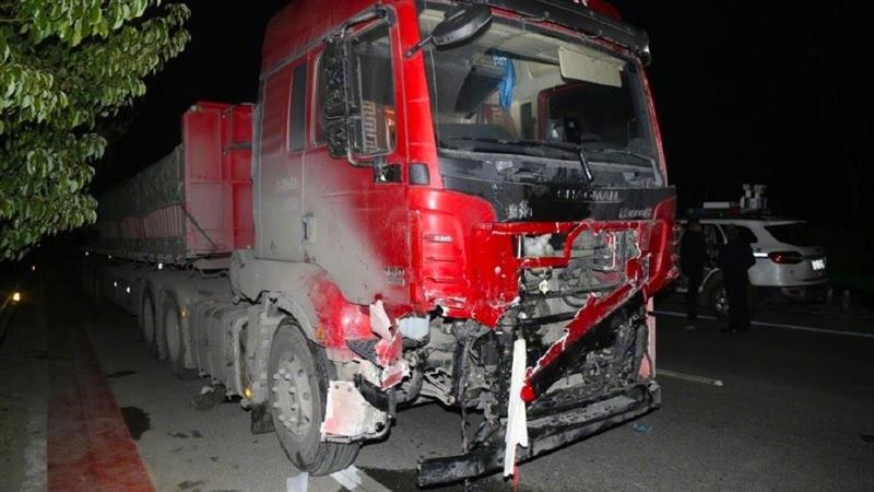 砂石車撞出殯隊伍…20死19傷「滿地屍體」