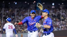 ▲菲律賓僅讓台灣攻下2分，最後1分輸球，全隊超開心。（圖／中華棒協提供）