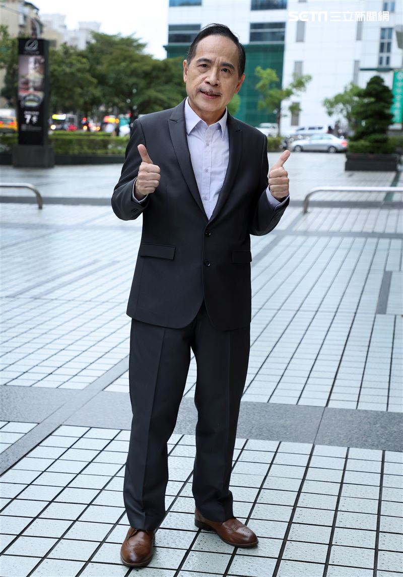 張盛舒三立新聞網專訪。（圖/記者邱榮吉攝影）