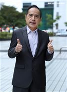 張盛舒三立新聞網專訪。（圖/記者邱榮吉攝影）