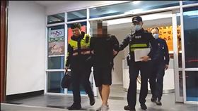 新北,淡水,通緝,歸案,賓士,權利車,轟街,