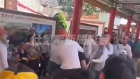 台南市南鯤鯓代天府發生陣頭互毆事件。（圖／翻攝自社會事新聞影音）