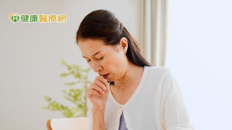 咳喘送急診　Ｘ光照肺已現菜瓜布樣貌！