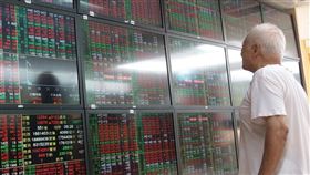 台股　股市　股票　開盤　紅盤　證券行（圖／記者戴玉翔攝影）