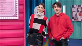 小禎攜手羅時豐主持8點時段新節目《今晚開讚吧》/東森提供