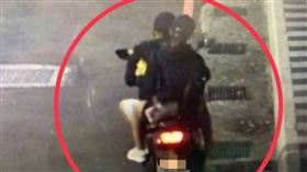 基隆市莊姓男子昨（10日）上午9時許，匆忙走進延平街派出所，聲稱自己的機車遭人騎走，原因是忘記拔鑰匙，警方迅速調閱監視器，確認機車確實被盜，員警循線找到55歲的李男住處，赫然發現李男和劉姓女友竟皆是毒品通緝犯，身上還攜帶有毒品吸食器