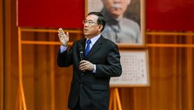 替代役基礎訓結訓 邀檢察總長邢泰釗談反賄選內政部31日在成功嶺舉辦替代役基礎訓結訓典禮，首度結合反賄選專題宣導，邀請最高檢察署檢察總長邢泰釗專題演講。（內政部提供）中央社記者陳俊華傳真  112年10月31日