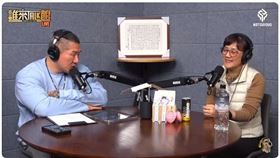 柯美蘭是在8日上館長直播節目【誰來Talk館】，該集的主題是「善良無敵，照亮新竹。新竹更亮眼！」她在節目開始前，還先吃了館長的脆皮燒肉餐盒，大讚好吃。（圖／翻攝自館長直播）
