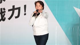 黃珊珊出席民眾黨「民眾開講」活動台灣民眾黨1日晚間在立法院旁舉辦「民眾開講」活動，民眾黨總統參選人柯文哲競選總幹事黃珊珊（圖）在台上演說以爭取選票支持。中央社記者趙世勳攝 112年12月1日