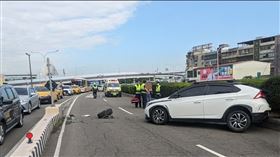 新北,板橋,華江橋,自撞,中央分隔島,汽車,恍神