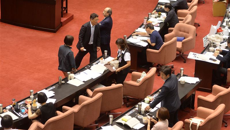 立院20日停會　他揭：證明綠對選情不樂觀