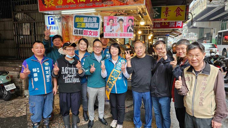 拚基隆立委！鄭文婷+童子瑋傳統市場掃街