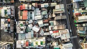 台灣鐵皮屋頂再被鞭！「市容柬埔寨、售價曼哈頓」　網羞愧：醜爆