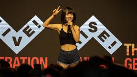 黃捷COS《山道猴子的一生》中超商妹角色。（圖／翻攝自黃捷臉書）