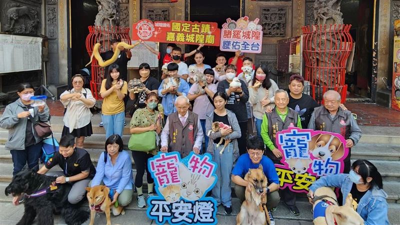 全台最佛【點寵物平安燈　贈主人光明燈】