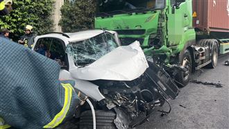 國道1死行車畫面曝光　她跨越雙白線喪命