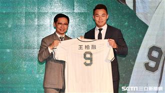 王柏融回台加盟台鋼　簽下3年3600萬合約
