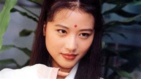 回顧／一代女神周海媚殞落...享年57歲！紀念星光燦爛38年　珍貴畫面曝。（圖／翻攝自周海媚工作室微博）