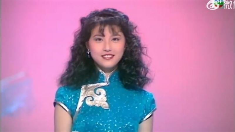 18歲周海媚落選香港小姐！第一名是「她」