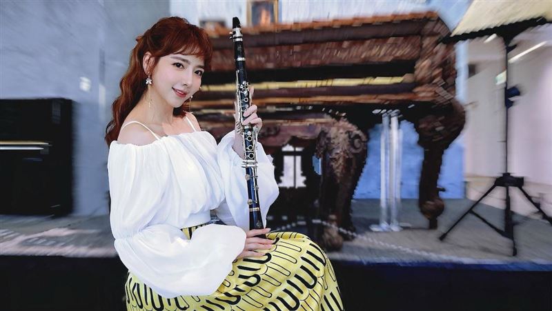 吳宗憲胡瓜都愛她　正妹女星突曝新身分