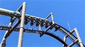 新／大阪環球影城設施又故障！驚傳「遊客卡空中」　驚魂畫面曝。（圖／翻攝自X）