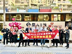 World Gym公益開跑　型男董座罕露臉捐血（圖／翻攝畫面）