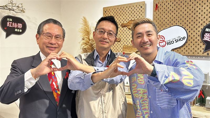 愛滋防治進化成「嗅覺」民團推香氛籲守護