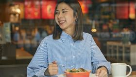 星巴克的松露系列美食最高竟只要百元，就能讓人在平凡的日常中享受到奢華的滋味。（圖／品牌業者提供）