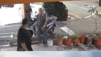 「愛我妻就帶走！」陌生男持刀猛追嗆聲