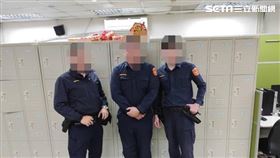 台北市信義分局楊姓警員（右）上班表現正常。（圖／翻攝畫面）