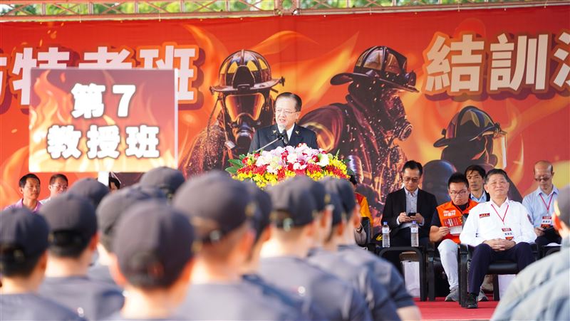 水裡來火裡去！消防特考班結訓學員展成果