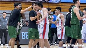 裕隆熱身賽和台啤握手言和。（圖／記者蔡厚瑄攝影）