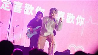 鼓鼓野台開唱出意外！粉絲一暖舉超感動