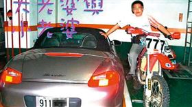 宋姓富二代找來黃姓酒店小姐，跟他及中國籍陳姓女友玩3P，事後以毒品控制黃女，並以電擊、菸頭燒燙等方式加以凌虐，甚至拍下影片，1個多月後黃女昏迷休克，送醫不治。