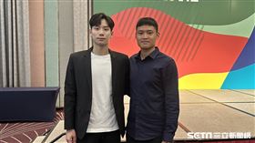 第三屆宏願典範教練獎頒獎典禮找來雙帥射箭國手湯智鈞（右）、游泳國手王冠閎擔任頒獎典禮主持人。（圖／記者蔡厚瑄攝影）