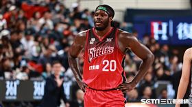 ▲臺北富邦勇士主場迎戰高雄17直播鋼鐵人，洋將班尼特上半場攻下14分。（圖／記者劉彥池攝影）