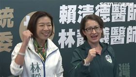 民進黨副總統參選人蕭美琴助陣立委林靜儀台中掃街，大選總統副總統防彈掃街車首登場。