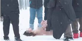 女模雪地裸體玩多P凍到暴斃？驚悚照曝光（圖／翻攝Ｘ平台）