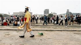 駁二動漫祭驚見真人版《帝王條款》（圖／翻攝自駁二藝術特區 The Pier-2 Art Center臉書）