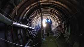 哈瑪斯設計的鐵圍隧道，目的是可以卸下一車巴勒斯坦武裝人員，突襲邊境（圖／路透／達志影像）