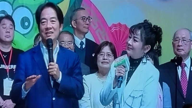 賴清德當面謝王彩樺！台南地震無償唱保庇