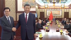 習近平聽取香港特首李家超述職　總理李強陪同。人民日報