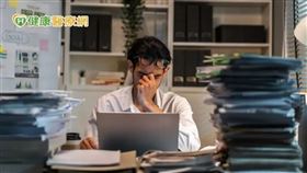 李深浦中醫師指出，新陳代謝不只是吃東西和排泄，新陳代謝還包括腦筋要適當的放空，每天都要做放空的工作，因為放空才能够讓腦筋重新洗牌，腦是身體的綜合體，思緒也是腦令其思考的。