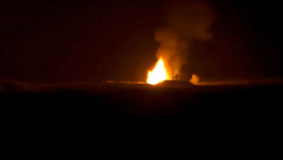 冰島火山噴發裂3.5km巨縫 致機場起降延誤