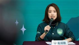 賴清德競選總部今（27）日由全國競選總部主委姚立明、發言人戴瑋姍召開賴清德總統競選影片「選一個和你一樣好的人」公布記者會。（圖／賴清德競選總部提供)