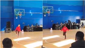 8歲妹用「科目三」跳繩　高難度炫技奪冠（圖／翻攝自微博）