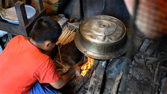 父母沒音訊…11歲童撿蝸牛果腹：想要個家