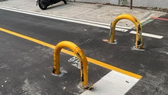 虎頭山步道路障害騎士慘摔？桃市府急拆除