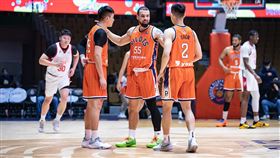 領航猿洋將塔克此役回歸展現全能身手也帶領球隊首次拿下連勝。（圖／PLG聯盟提供）