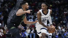 ▲灰熊莫蘭特（Ja Morant）禁賽期滿，本季首場比賽絕殺鵜鶘。（圖／美聯社／達志影像）